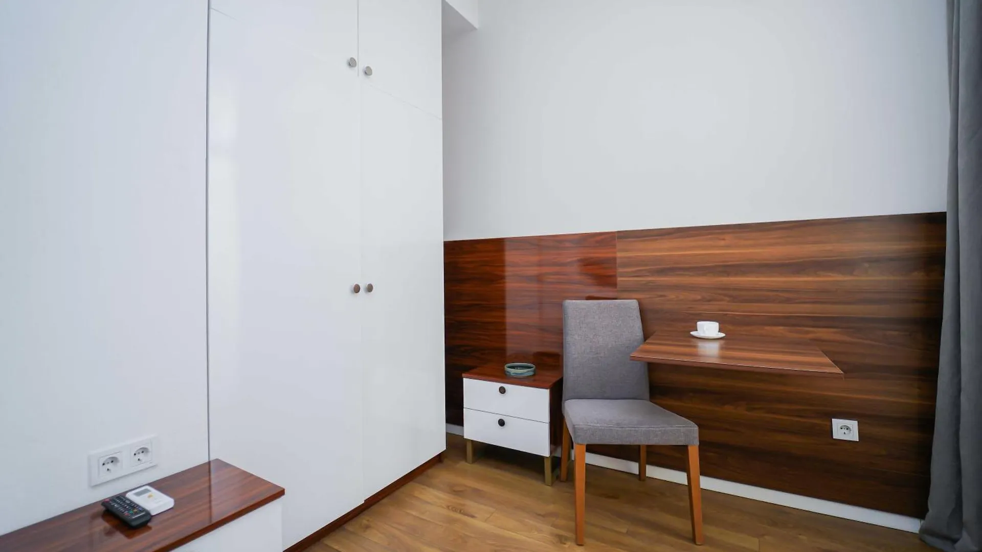 Διαμέρισμα Hotel Type Room With Mini Kitchen And Balcony On Melikishvili, City Center Τυφλίδα